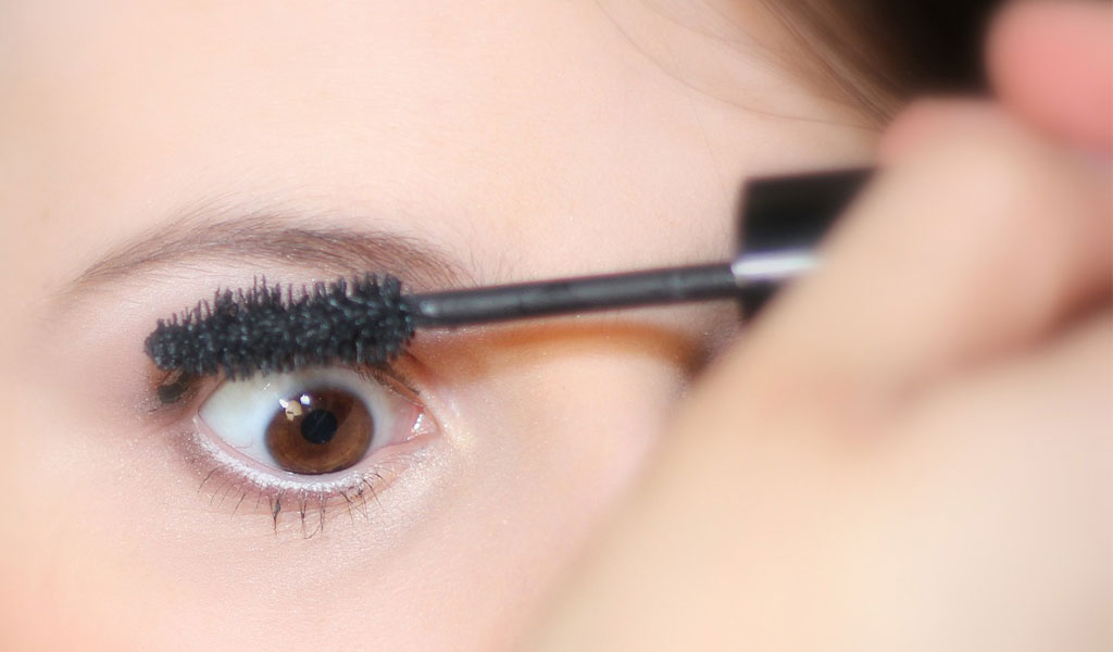 Read more about the article Quick Eye Makeup